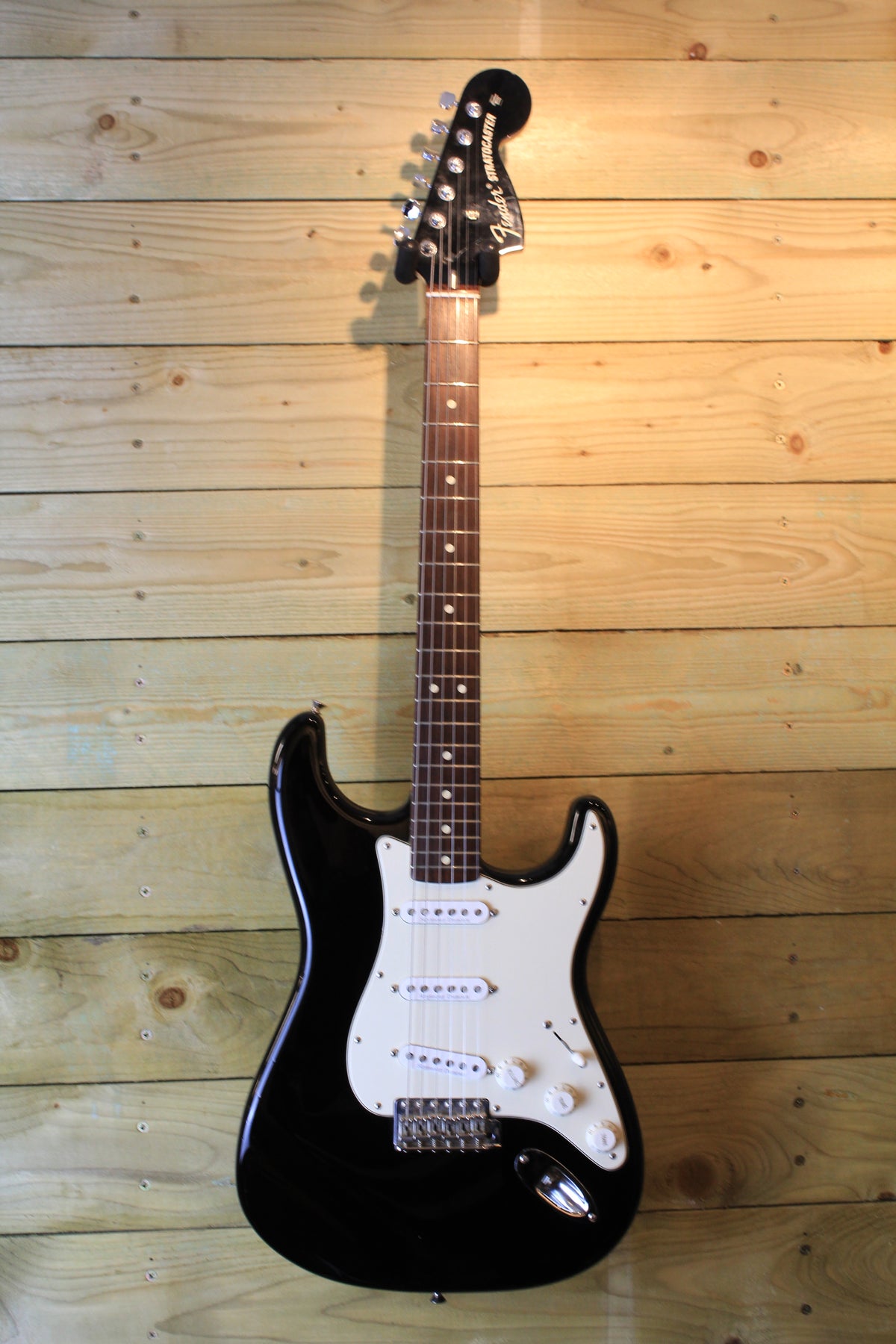 Fender FSR American Vintage 70s Stratocaster with Matching Headstock Black